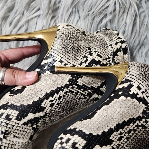 Shoe Dazzle/ Tabetha Snake Print Booties - Picture 7 of 8